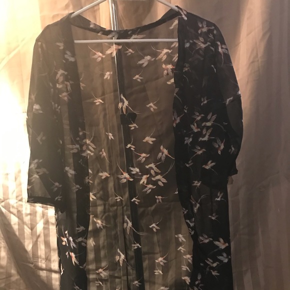 🍁Sheer Black Kimono Top (hummingbird) - Picture 3 of 4